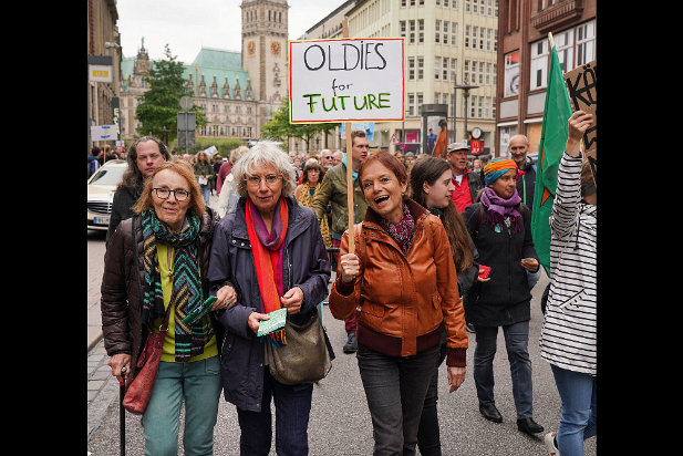 2019-09-20 12-02 DSC01308 20.September 2019, Hamburg, Klimastreik Demo in Hamburg mit 100 000 Teilnehmern