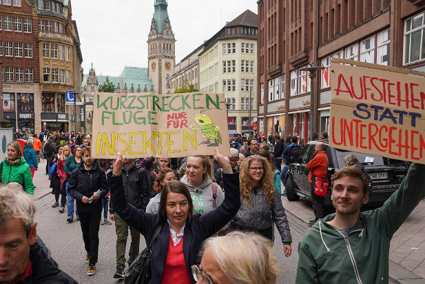 2019-09-20 12-23 DSC01390 20.September 2019, Hamburg, Klimastreik Demo in Hamburg mit 100 000 Teilnehmern