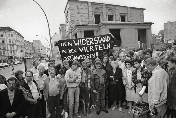 1988 Rote Flora Den Widerstand in den Vierteln organisieren!