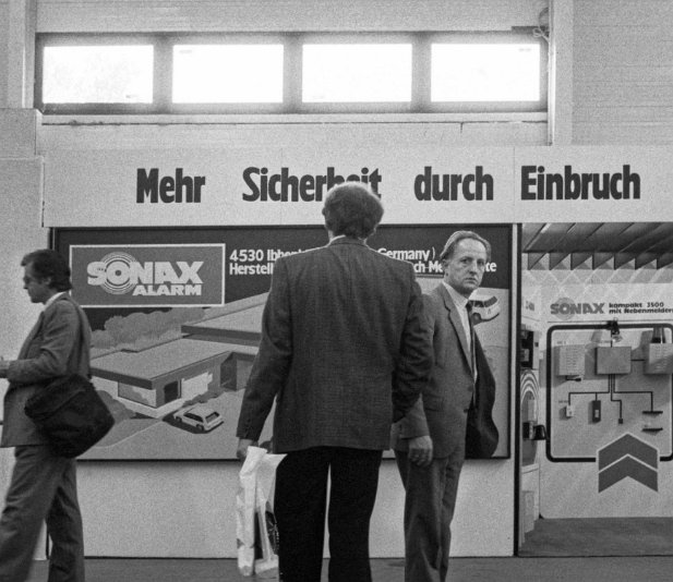 sw-1984-10-03 16 Security Messe Essen 1984